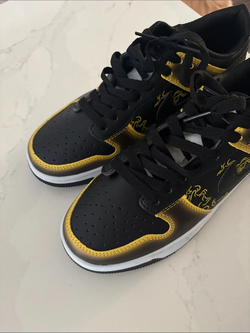 Nike black yellow